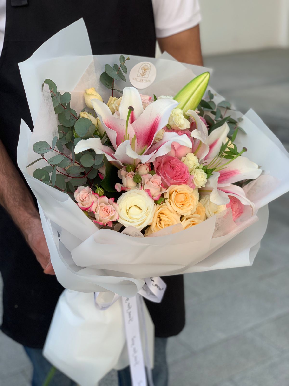 Elegant Mixed Roses & Lilies Bouquet β AED 179.00