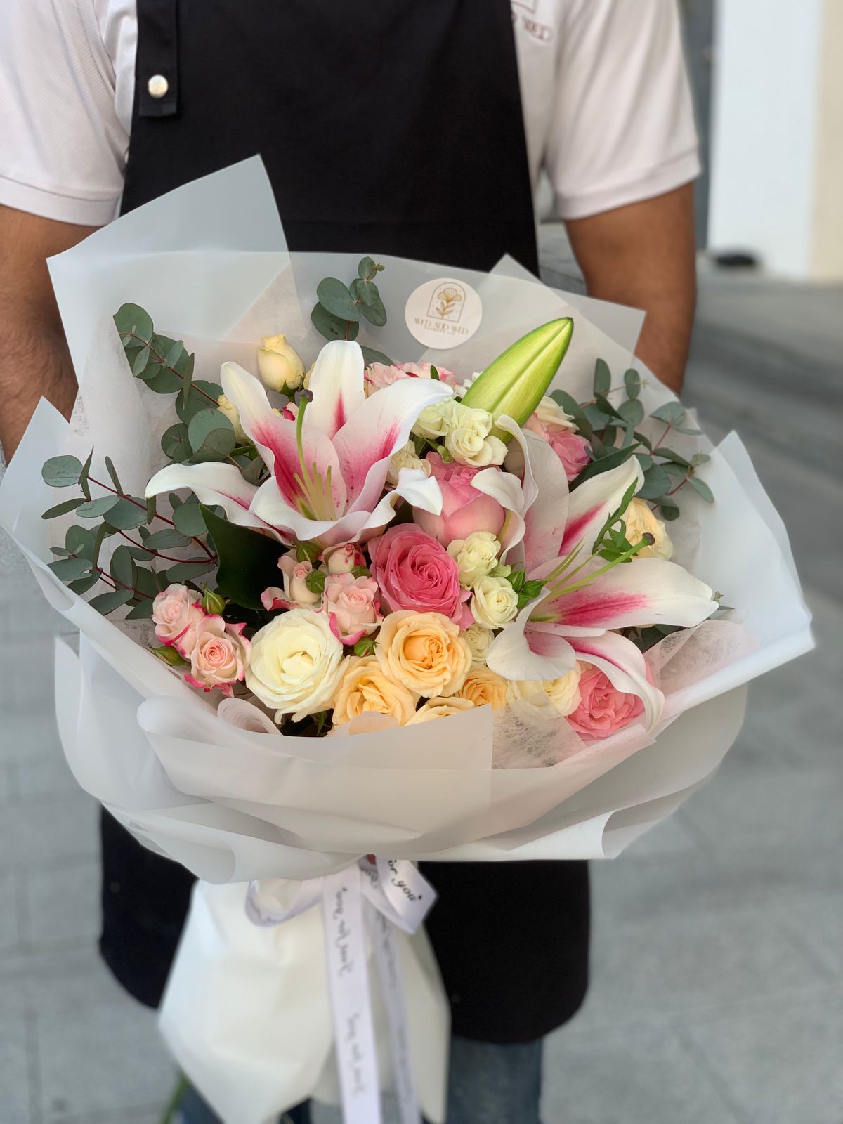 Elegant Mixed Roses & Lilies Bouquet β AED 179.00