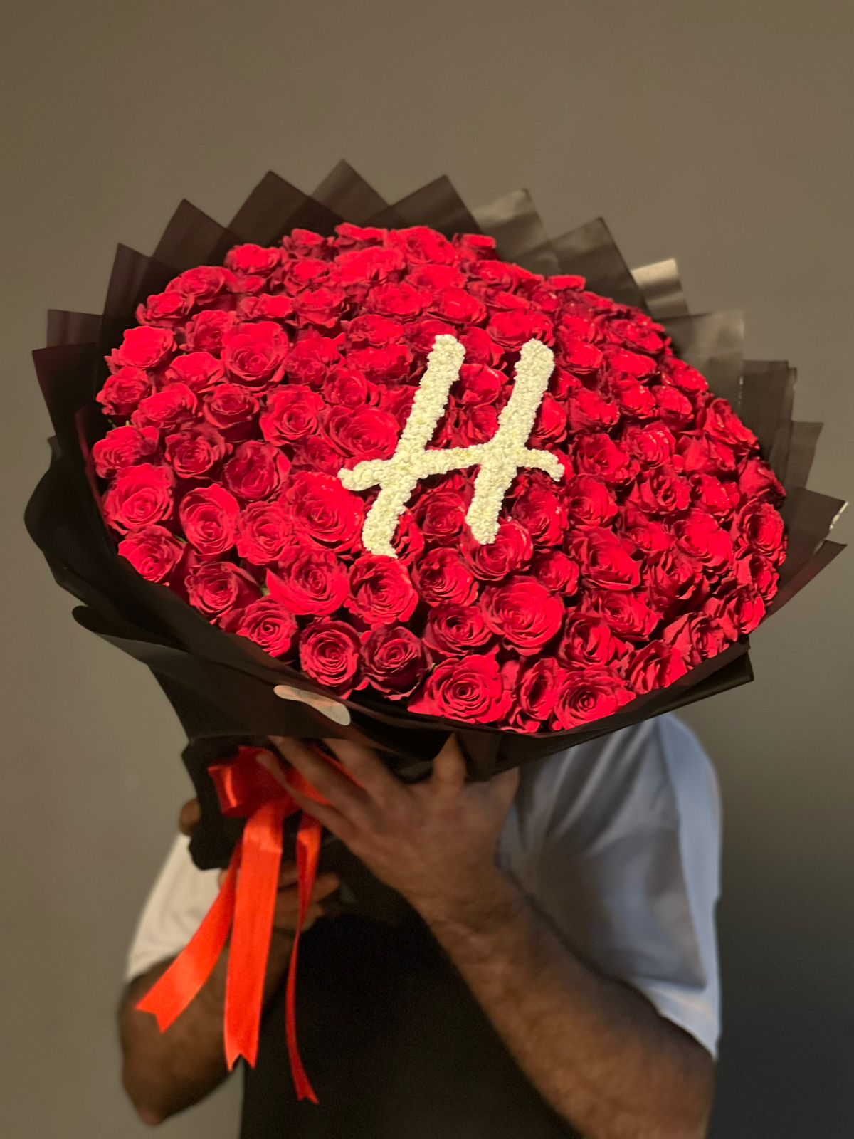 101 Red Roses Black Wrapping Letter