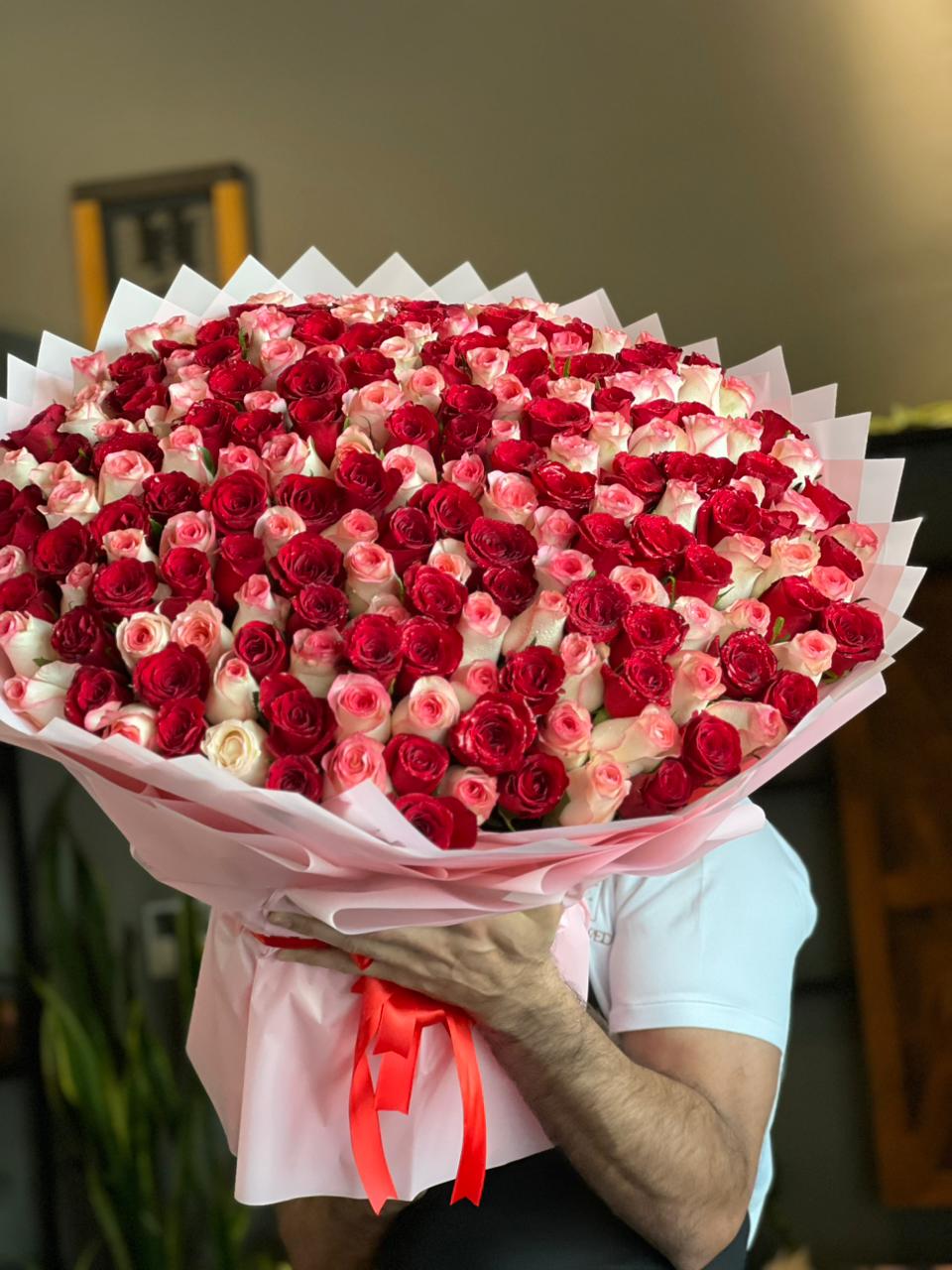 201 Mix Red & Jumilia Roses Pink Wrapping
