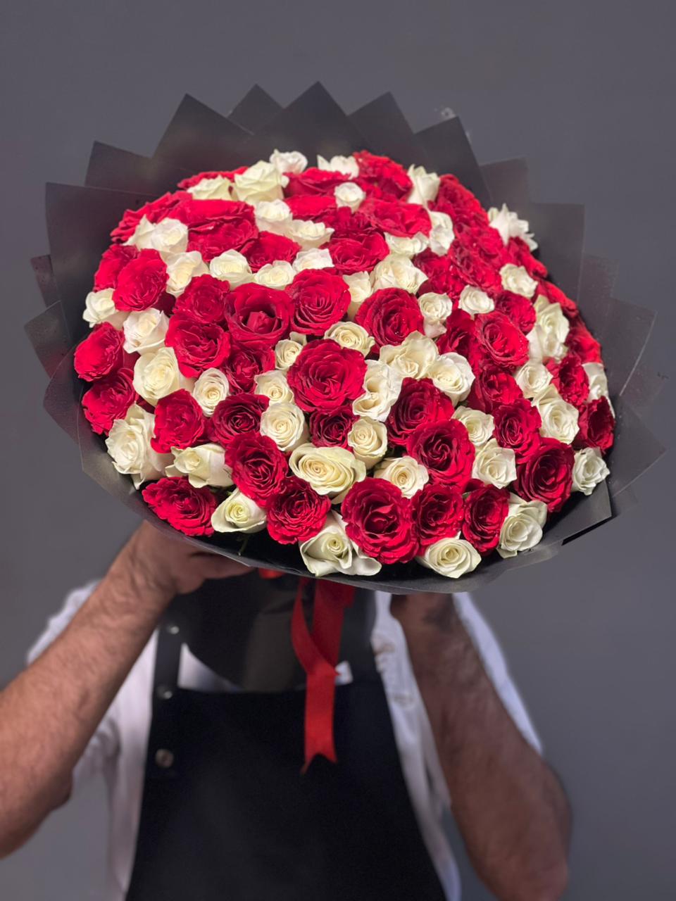 101 Red & White Rose Mix With Black Wrapping Bouquet