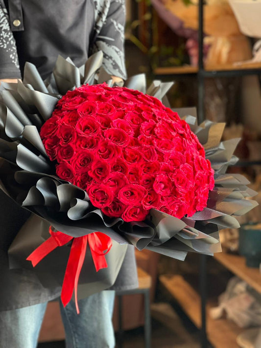 101 Red Roses Black Special Wrapping
