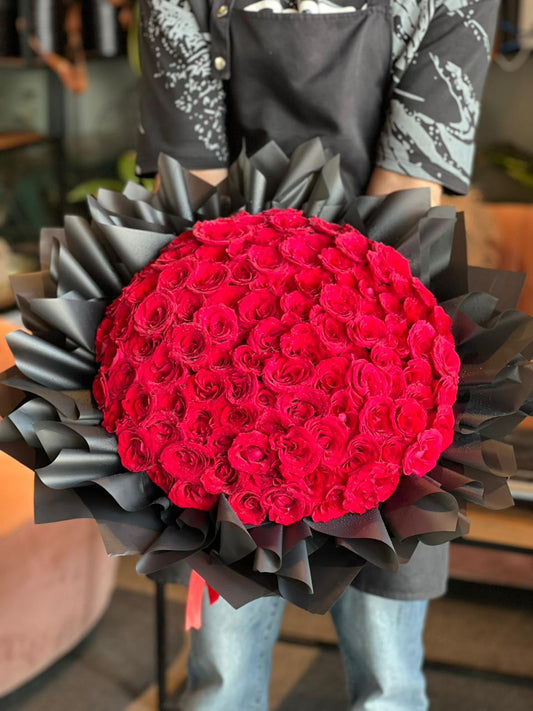 101 Red Roses Black Special Wrapping