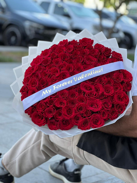 101 Red Roses White Wrapping With Belt