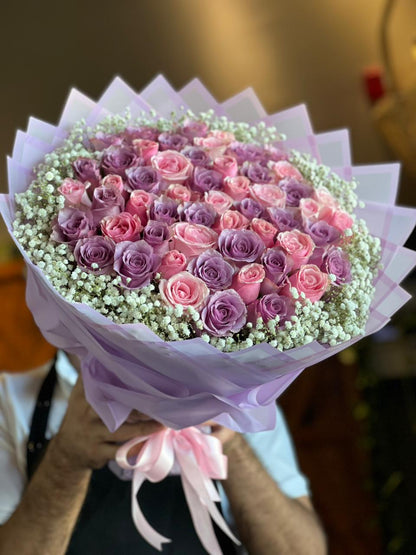 51 Mix Purple & Pink Roses With Around Gypso