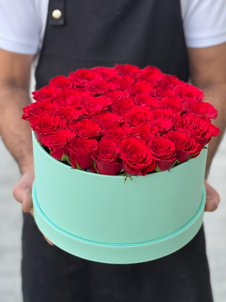 Red Roses & Lite Green Colour Leather Finished Medium Siz Box