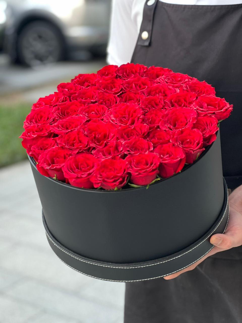 Red Roses & Black Colour Leather Finished Medium Siz Box