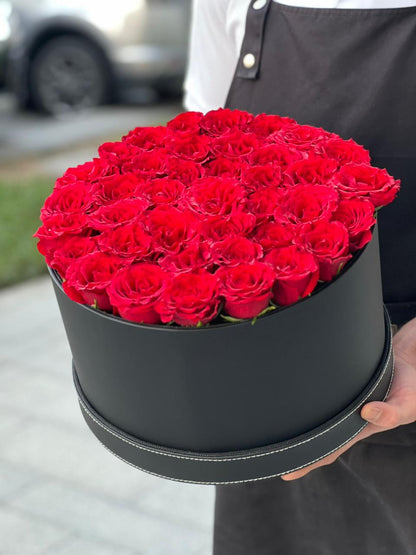Red Roses & Black Colour Leather Finished Medium Siz Box