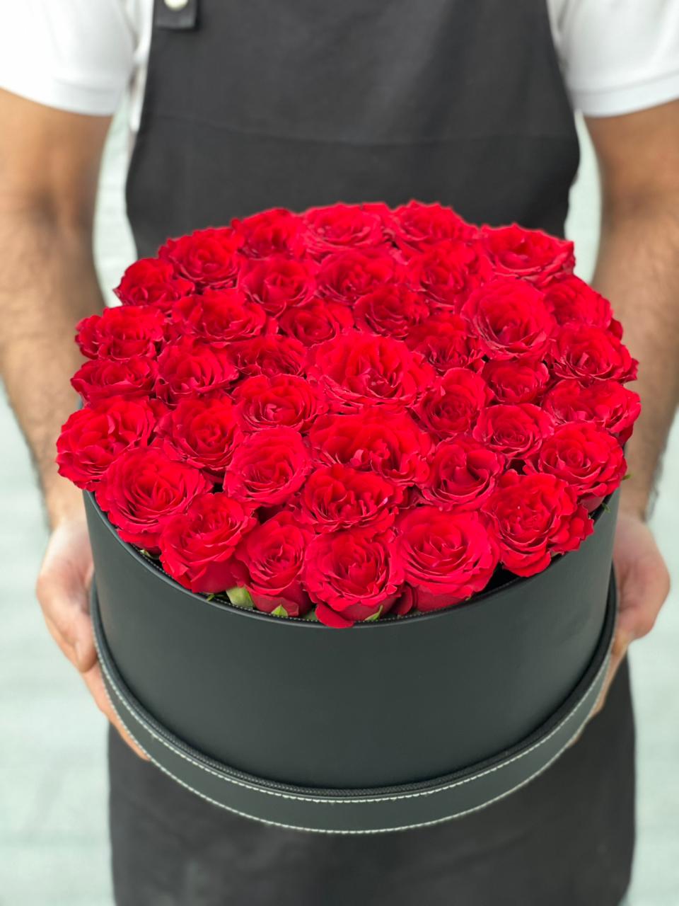 Red Roses & Black Colour Leather Finished Medium Siz Box