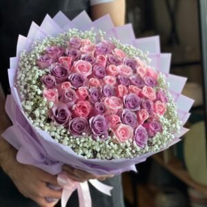 51 Mix Purple & Pink Roses With Around Gypso