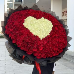 501 Red And White Bouquet Black Wrapping Bouquet